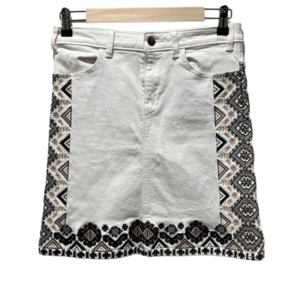 PILCRO and the  LETTERPRESS mini embroidered jean skirt‎ sz 2 Anthropologie